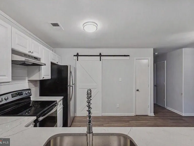 4506 Luau Ct — Photo 9