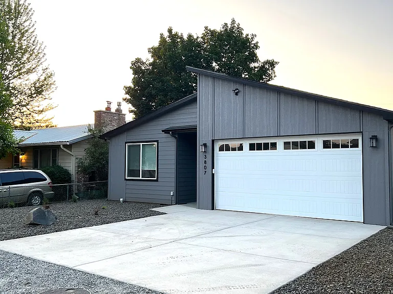 3807 E 27th Ave — Photo 24