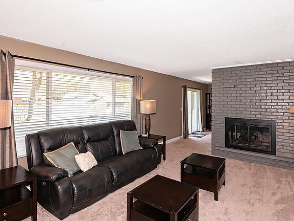 5th image of 1389 Saint Joseph Cir