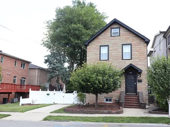 29 Cleveland Pl, Palisades Park, NJ 07650