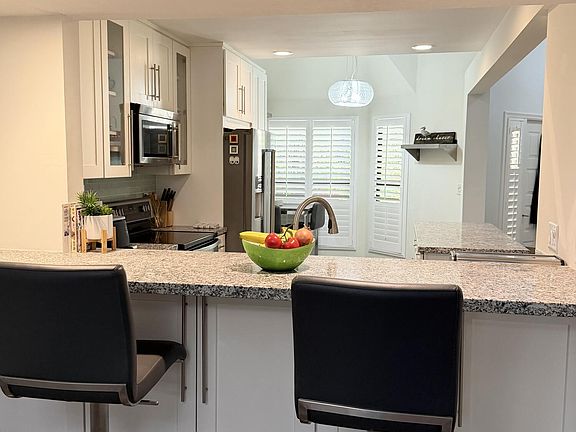 5th image of 1400 NW 9th Avenue #D-28