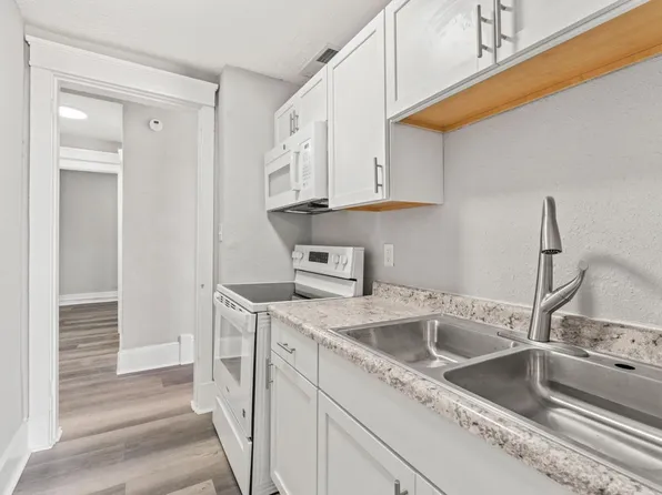 621 E Main St, Muncie, IN