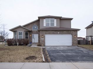 6001 Sagewood Dr, Joliet, IL 60431