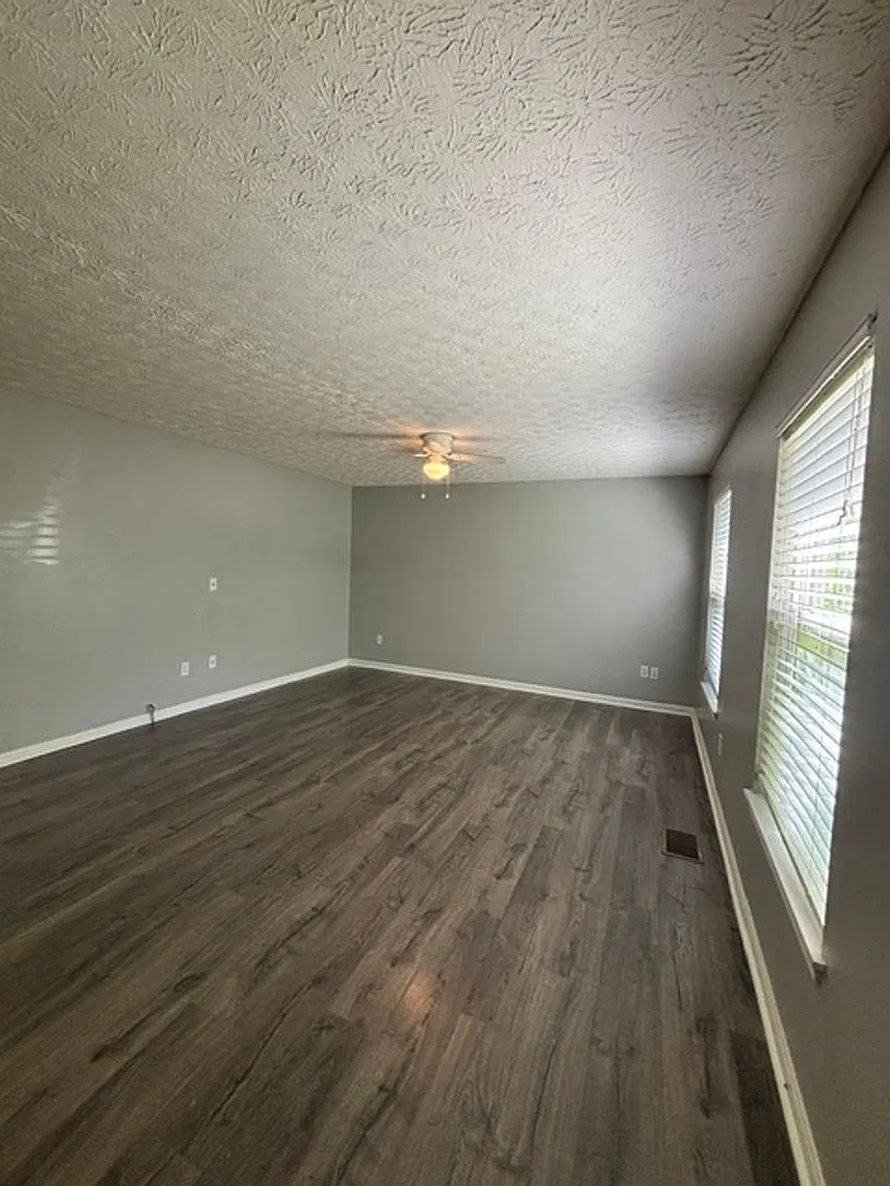 191 Catbird Road — Photo 2