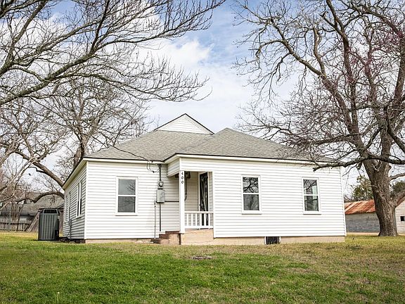 2nd image of 400 N Brazos St