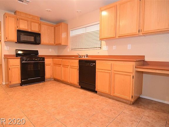 3rd image of 4113 Macadamia Dr #0
