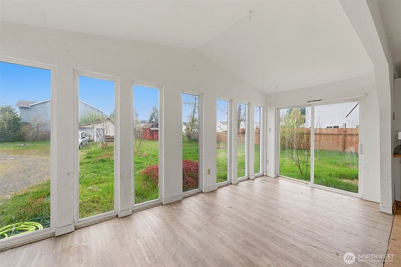 3rd image of 14751 89th Avenue SE