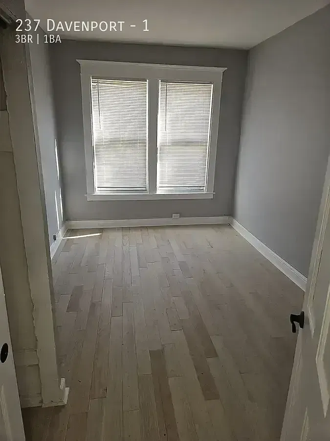 237 Davenport Ave — Photo 2