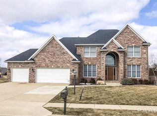 17 Topaz Ct, Morton, IL 61550