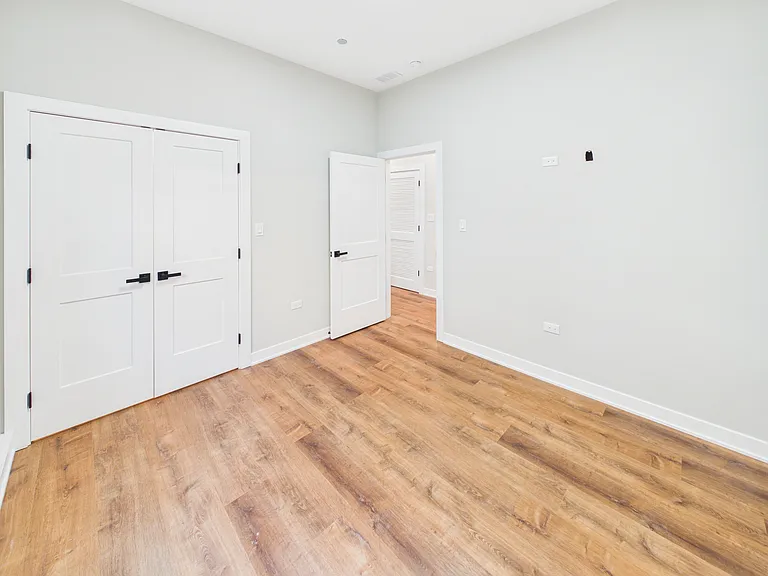 2236 W Cermak Rd #1R — Photo 33
