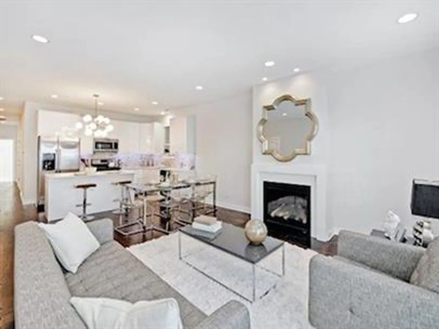 Spacious Avondale Apartment with Included Parking — Photo 2