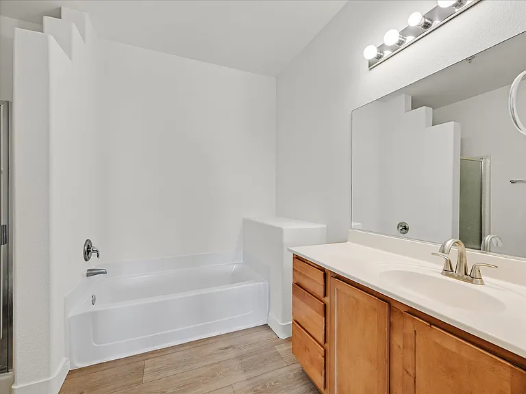 2291 W Horizon Ridge Pkwy #1206 — Photo 12