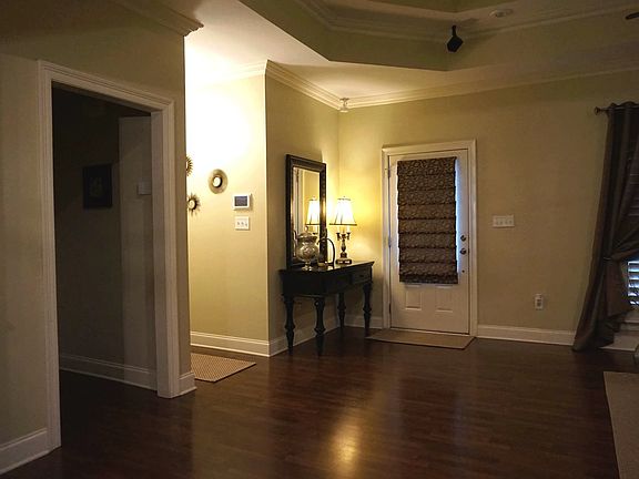 2nd image of 425 Sugar Cane St