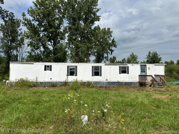 2911 E Sanilac Rd, Caro, MI 48723