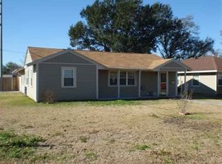 4801 Bellaire Ave, Groves, TX 77619