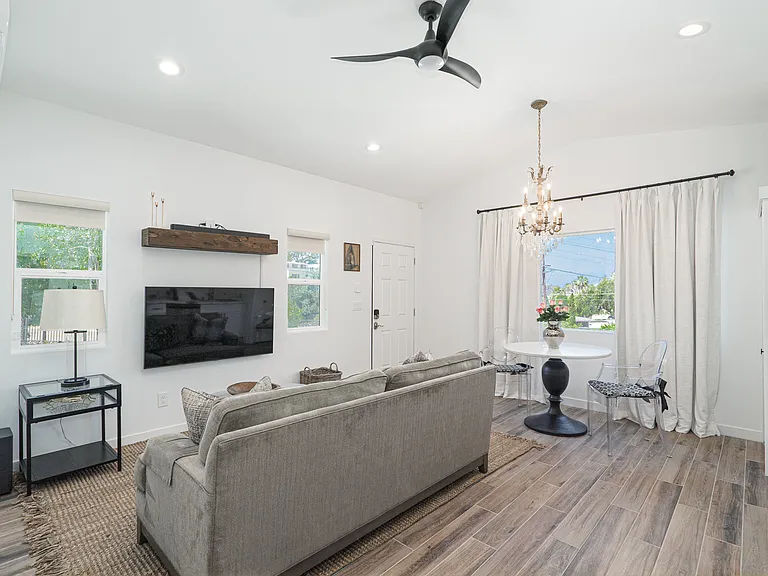9932 Sierra Madre Rd — Photo 3