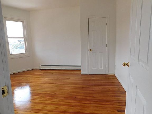 4th image of 220 Westervelt Ave