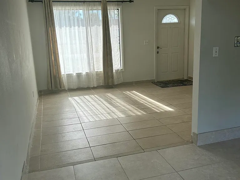 2289 SE Seamist St — Photo 2