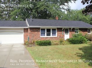 5450 S Roosevelt Rd, Stevensville, MI 49127