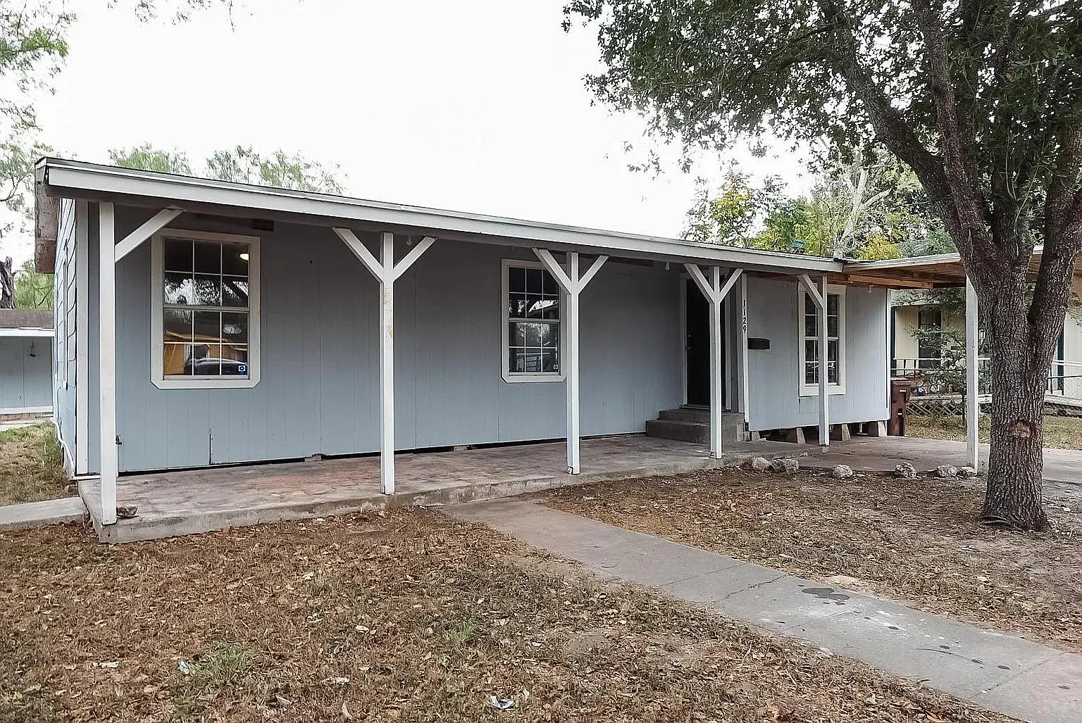 1129 E Doddridge Ave — Photo 3