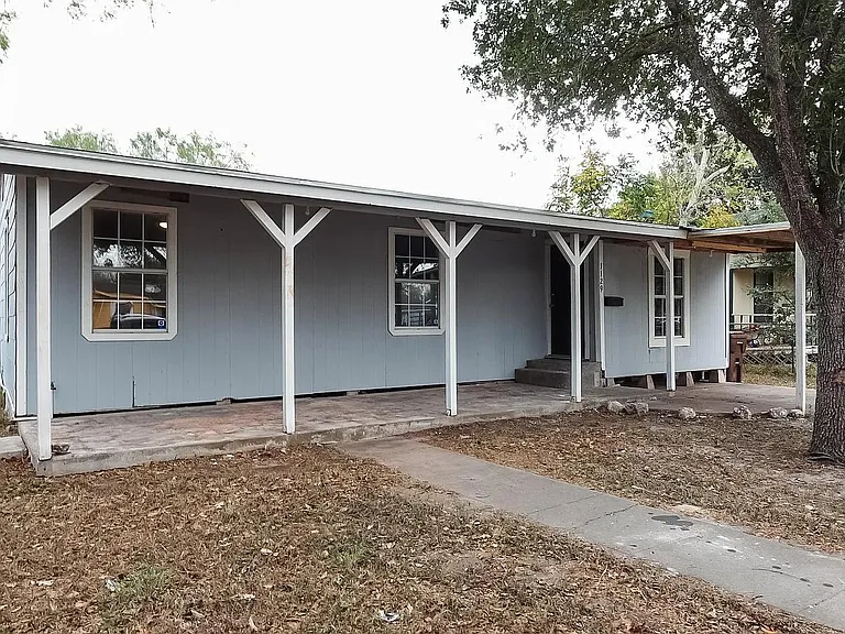 1129 E Doddridge Ave — Photo 3