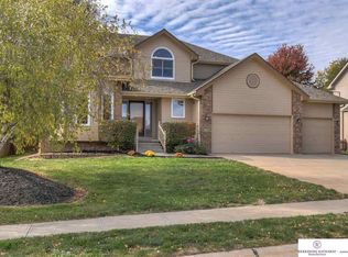 8706 S 97th St, La Vista, NE 68128