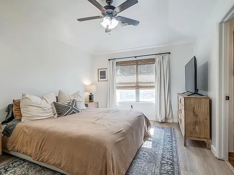 1501 Ginger Ave — Photo 1