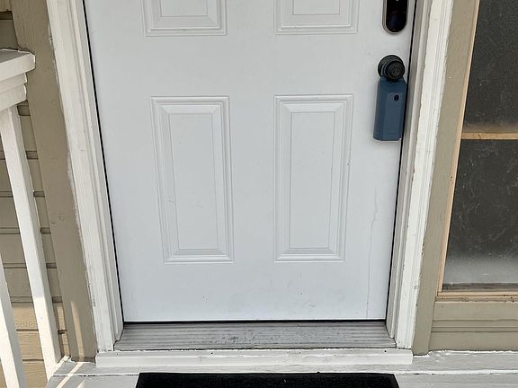 3rd image of 686 E Quail St