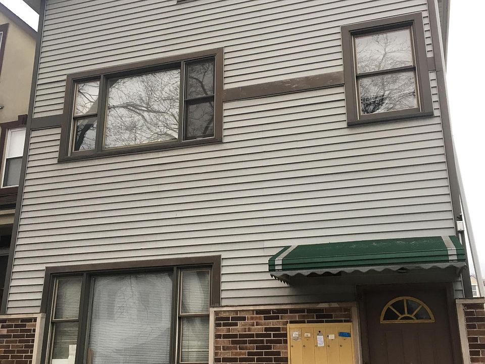 1st image of 2956 N Hamlin Ave APT 1R