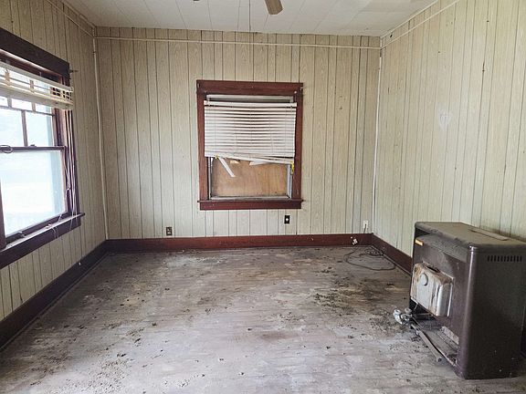4th image of 421 E Walnut Ave