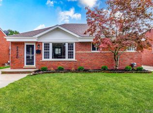 22330 E Twelve Mile Rd, Saint Clair Shores, MI 48081