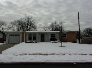 1050 Apache Dr, Florissant, MO 63033