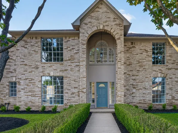 8010 Ashley Circle Dr N, Houston, TX 77071