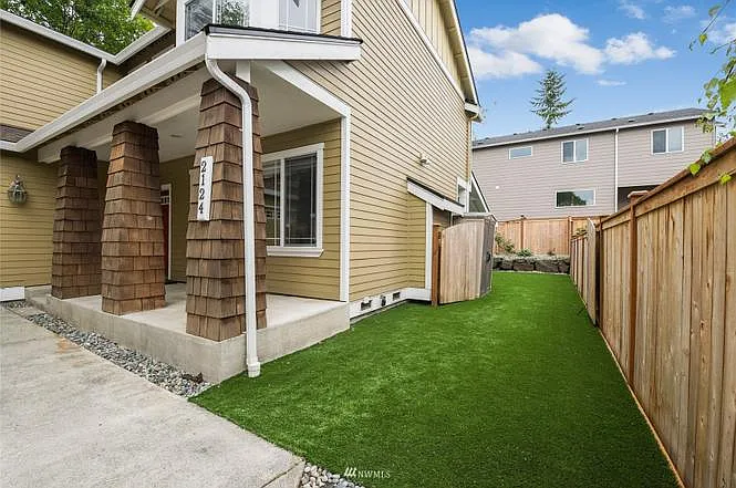 2124 146th Pl SW — Photo 2