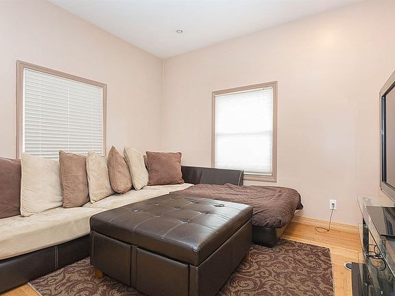 5th image of 22209 43rd Ave