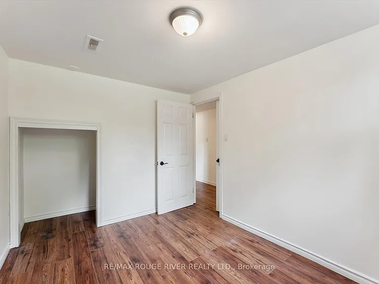 1121 Brock St S #BASEMENT — Photo 6