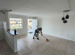 3855 SW 79th Ave APT 19, Miami, FL 33155