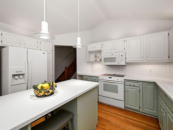 4th image of 14624 Hanover Ln