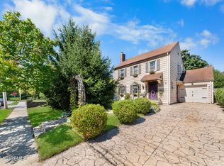 12 Prospect Pl, Freehold, NJ 07728