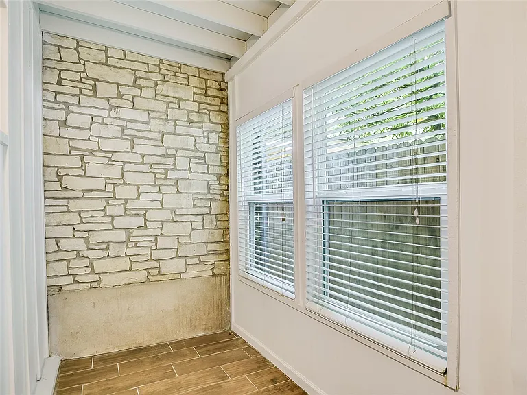 2303 E Side Dr #112 — Photo 9