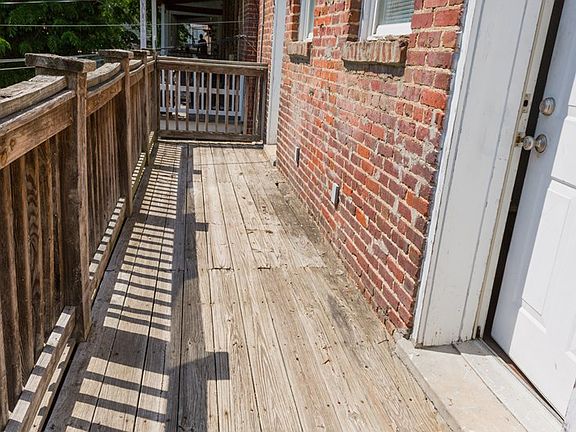 5th image of 2207 W Cary St APT C