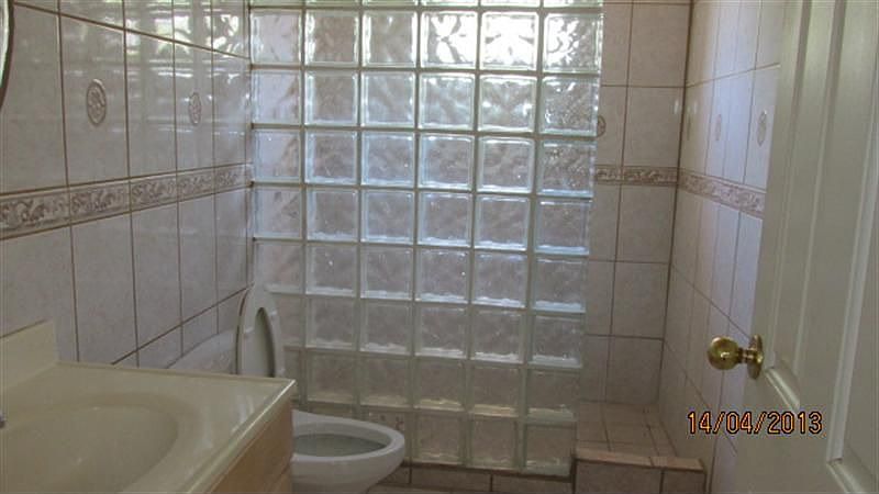 2nd image of 1073 Calle Colon