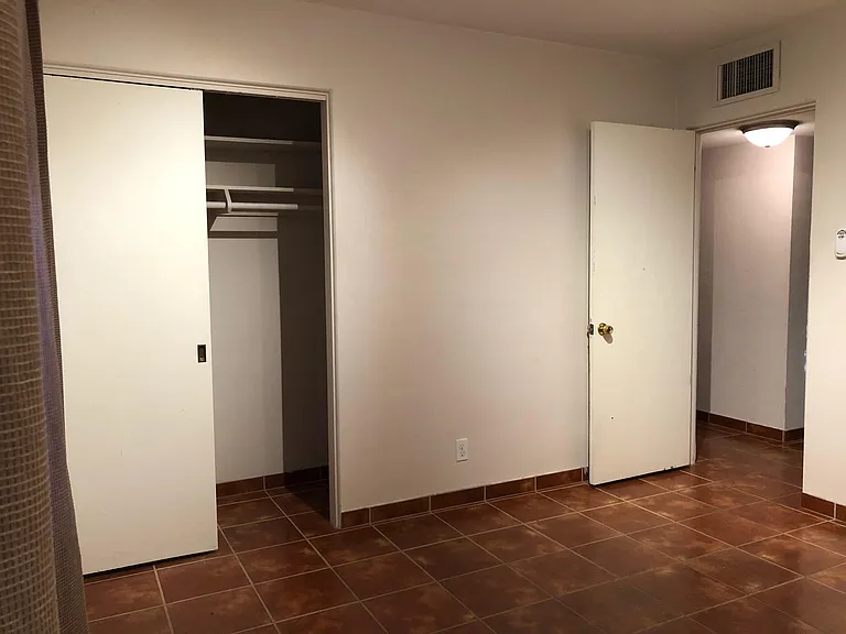 2201 W Catalina Dr — Photo 20