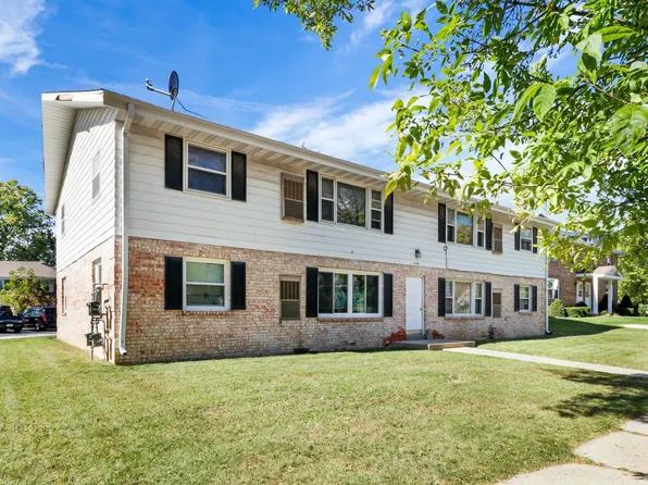 1336 Camden Way, Waukesha, WI 53186