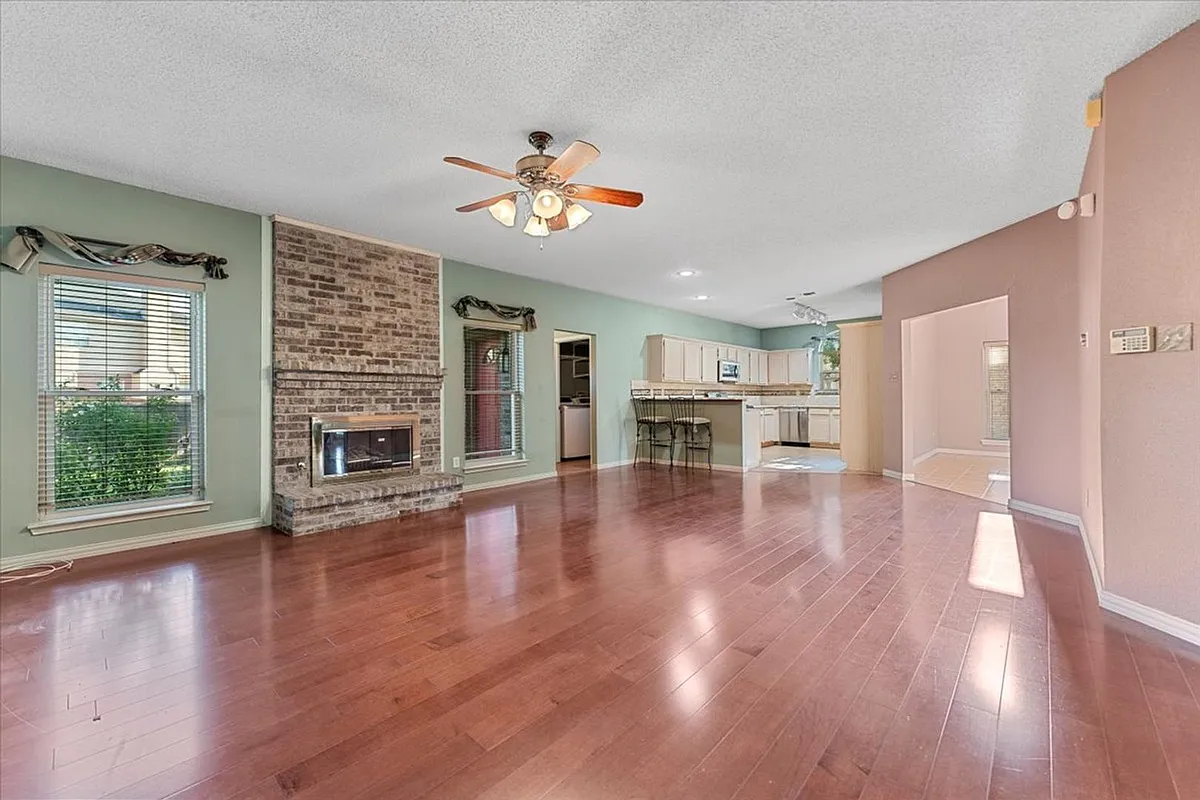 Building Photo - 6752 Macintosh Dr