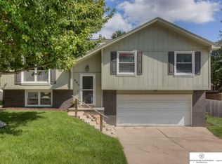 305 N 154th St, Omaha, NE 68154