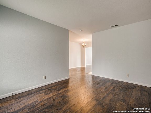 5th image of 7330 Meadow Breeze Dr