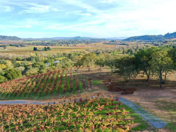 6225 W Dry Creek Road, Healdsburg, CA 95448