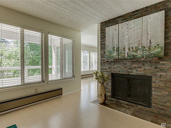 3rd image of 23401 Lakeview Dr
