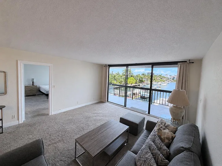 4800 Bayview Dr #306 — Photo 25